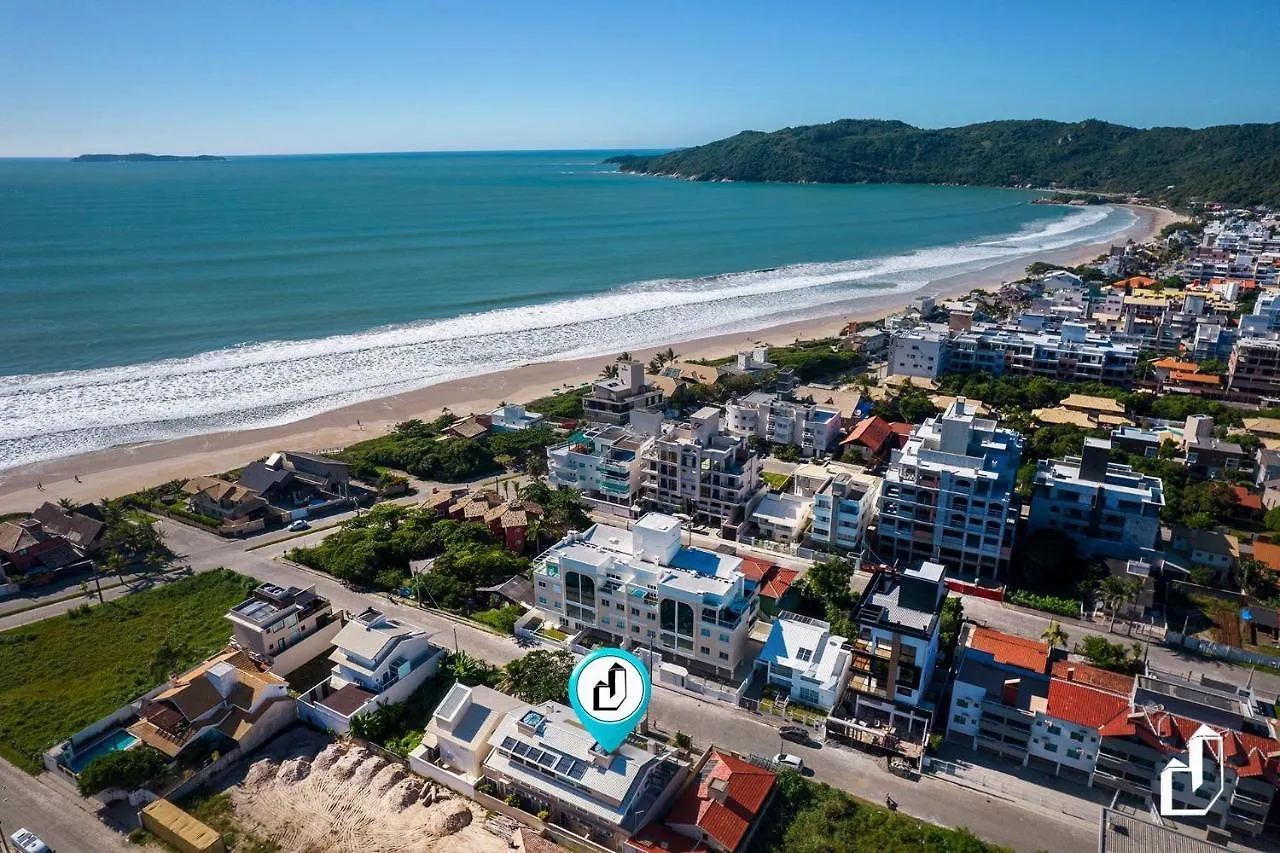 Apartamento com 02 dormitórios aqui é só trazer as malas e aproveitar as férias Bombinhas
