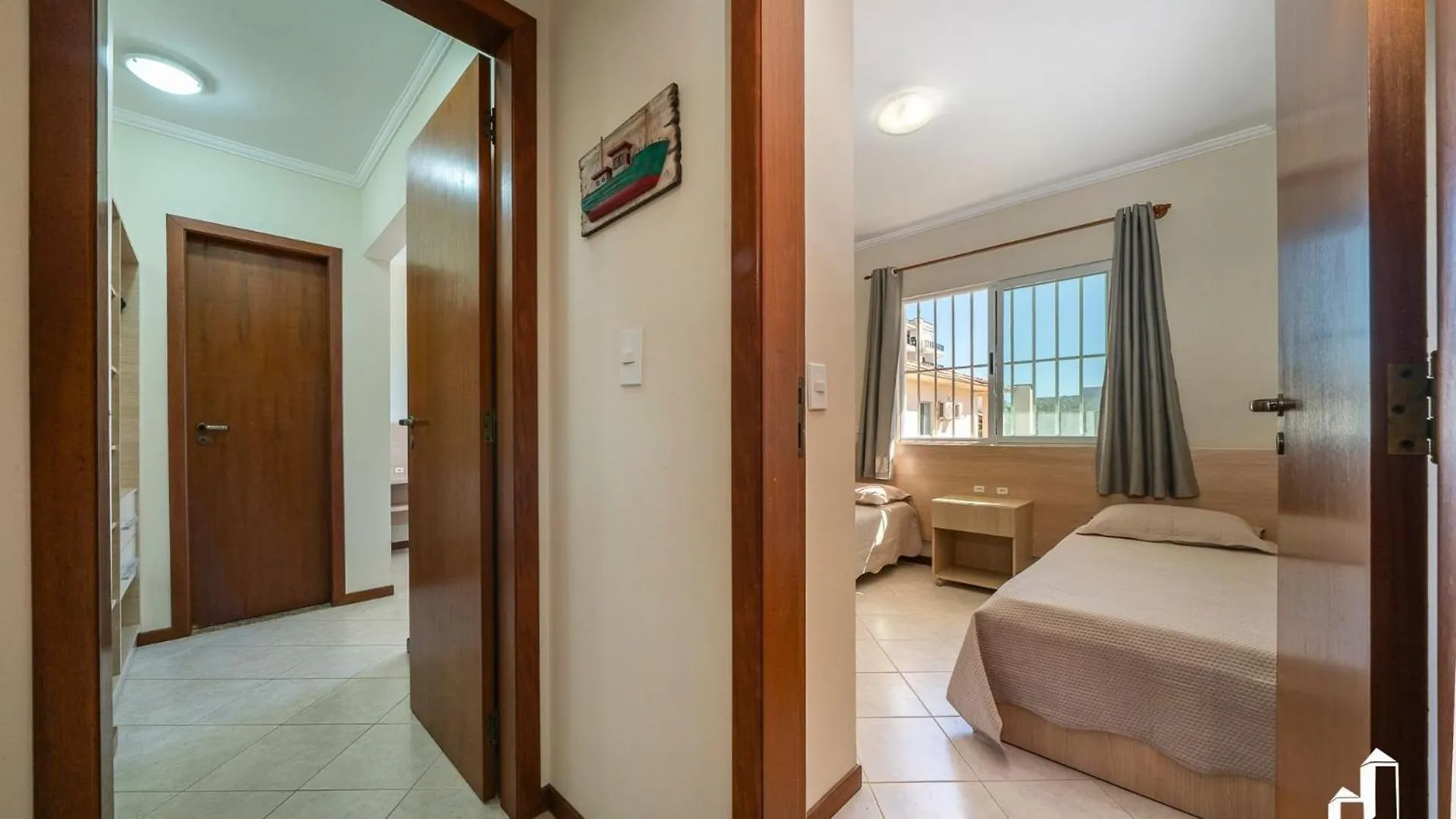 Apartamento com 02 dormitórios aqui é só trazer as malas e aproveitar as férias Bombinhas Brasil