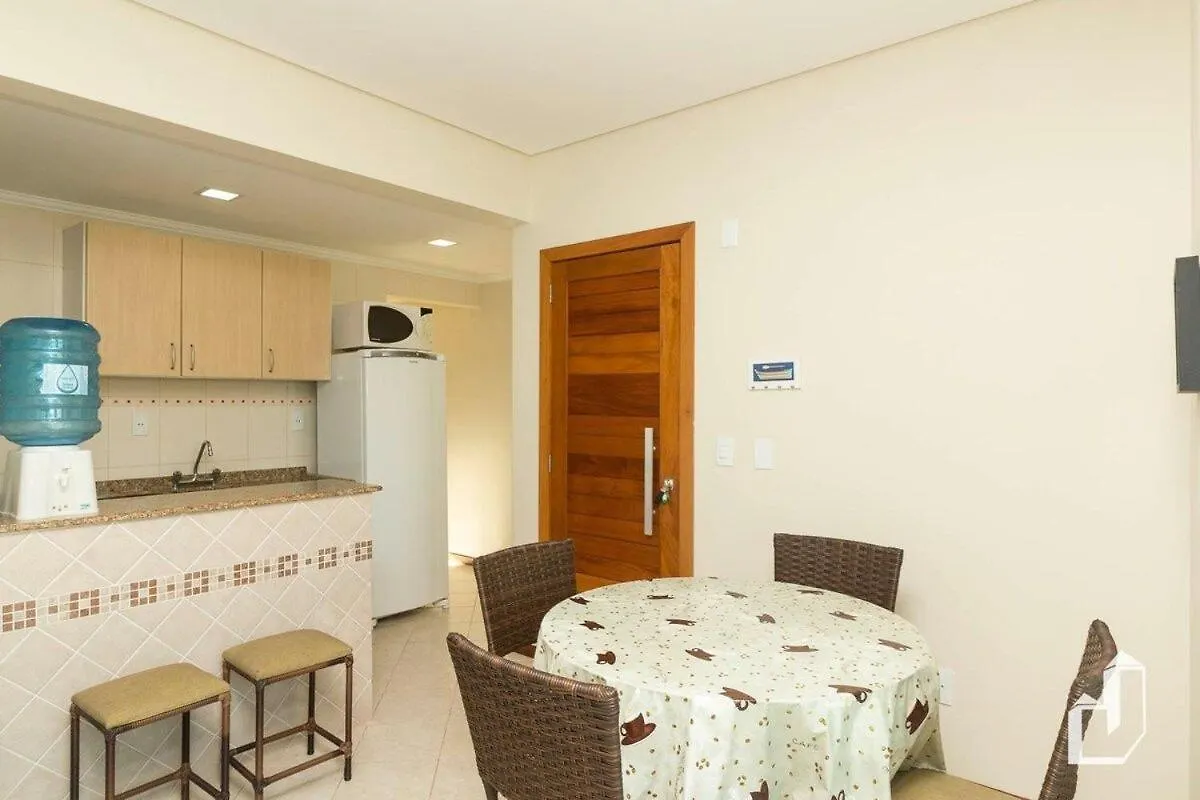 Apartamento Com 02 Dormitorios Aqui E So Trazer As Malas E Aproveitar As Ferias Bombinhas 0*,